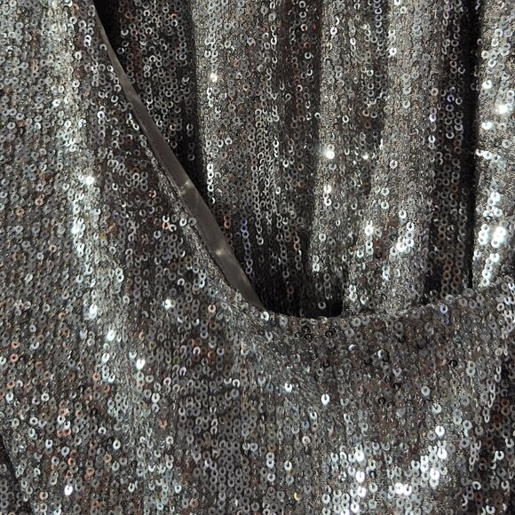 Gorgeous 'Rock & Shine" Reitmans Silver Sequin Crossover Top – XS/S – NWOT - Picture 6 of 10